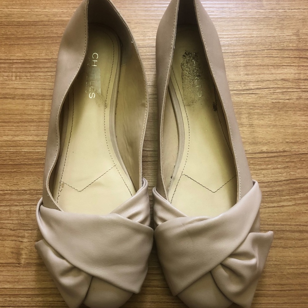 Women’s flats